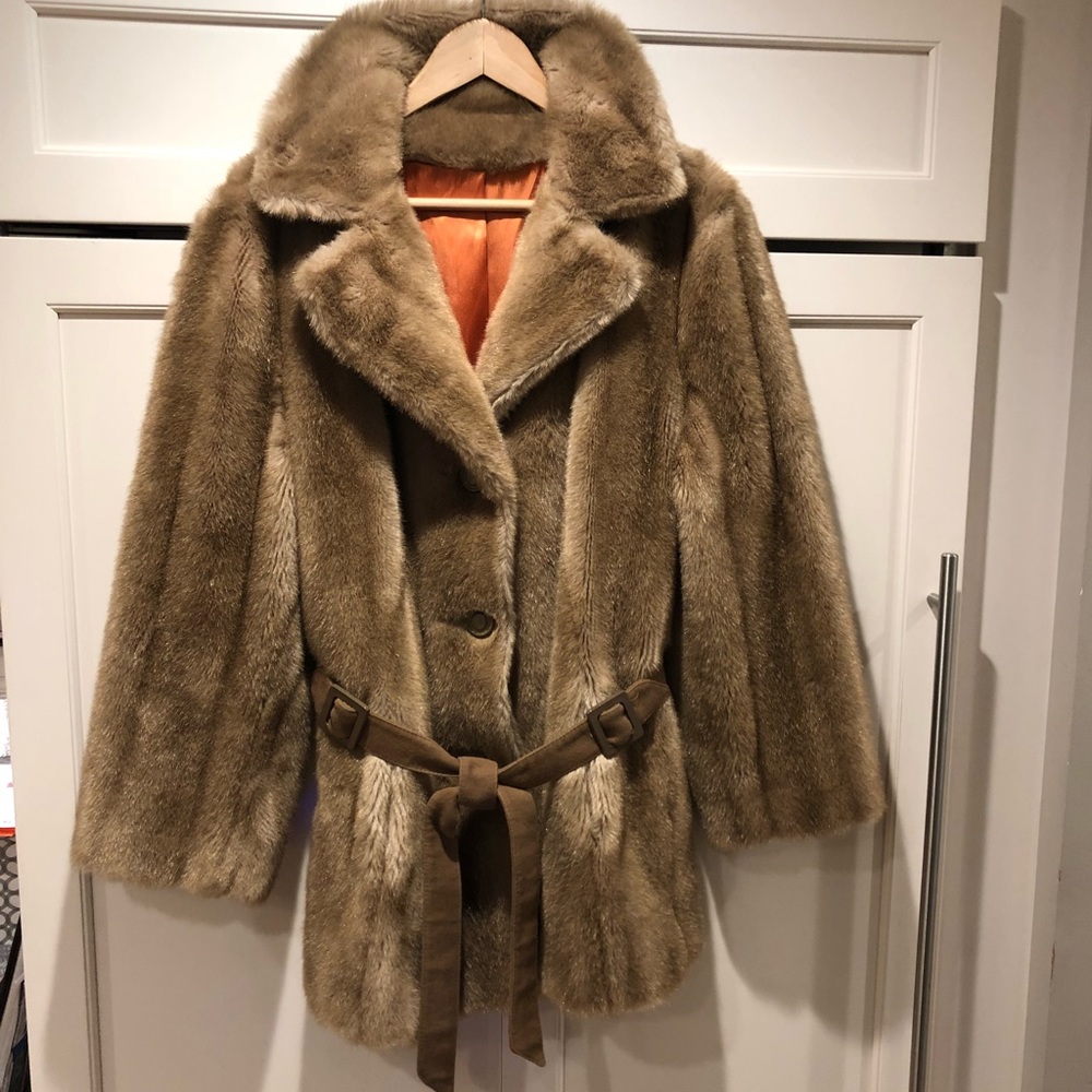 ON HOLD for LOLLI🛒Tissavel Faux Fur🇫🇷France